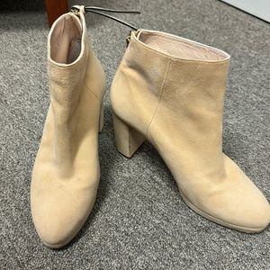 Stuart Weitzman size 9 Platform booties